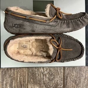 Women’s ugg slippers